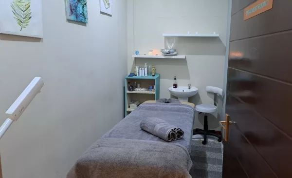 Unwind with a Full Body Swedish Massage - Image 5