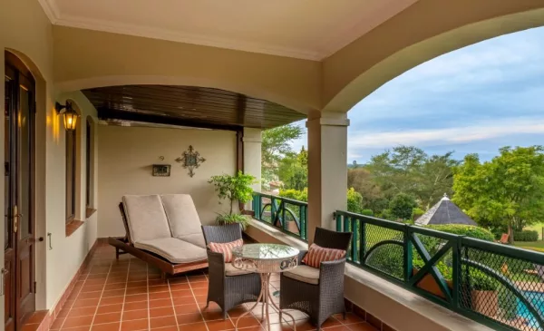 Enjoy a 1 Nights Stay for 2 at a Scenic Lodge in White River - Image 5