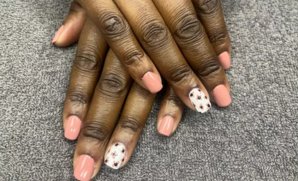 Revitalise Your Look With a Gel Manicure and Gel Toes - Image 2