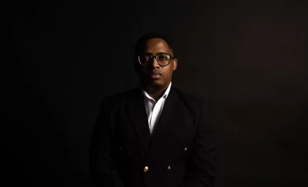 A In-Studio Portrait Session  for up to 5 People with a Professional Photographer - Image 6