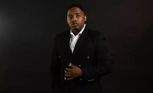A In-Studio Portrait Session  for up to 5 People with a Professional Photographer - Image 5