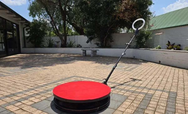 Capture Important Moments with a 360 Photo Booth - Image 5