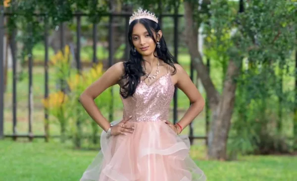 A 45-Minute On-Location Photoshoot with a Professional Photographer - Image 6
