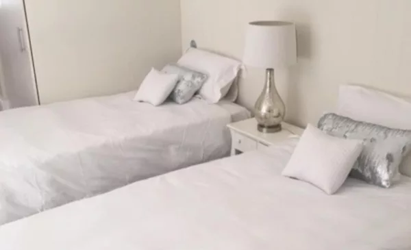 Stay with Your Family on a Luxury Estate in the Scenic Constantia Valley - Image 2