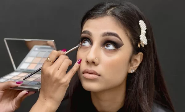 Glam Up with a Makeup Application for One - Image 4