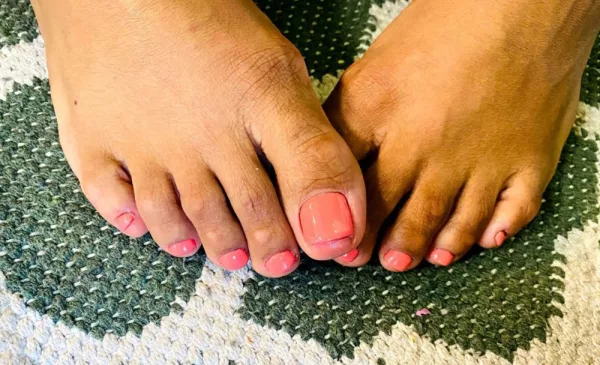 A Deluxe Pedicure for One
