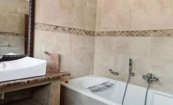 Experience Tranquility and Comfort with a Self-Catering Stay at this Charming House - Image 12