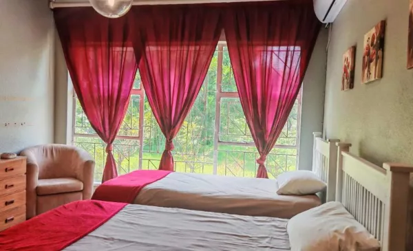 Experience Tranquility and Comfort with a Self-Catering Stay at this Charming House - Image 10