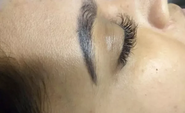 Get a Polished Look with Individual Classic Eyelash Extensions - Image 3