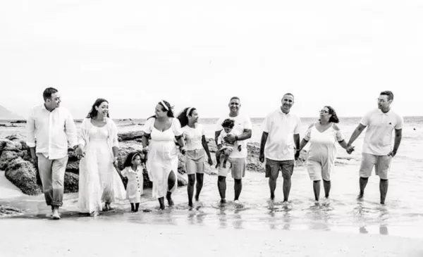 A Beach Photoshoot For Up to 4 People - Image 6